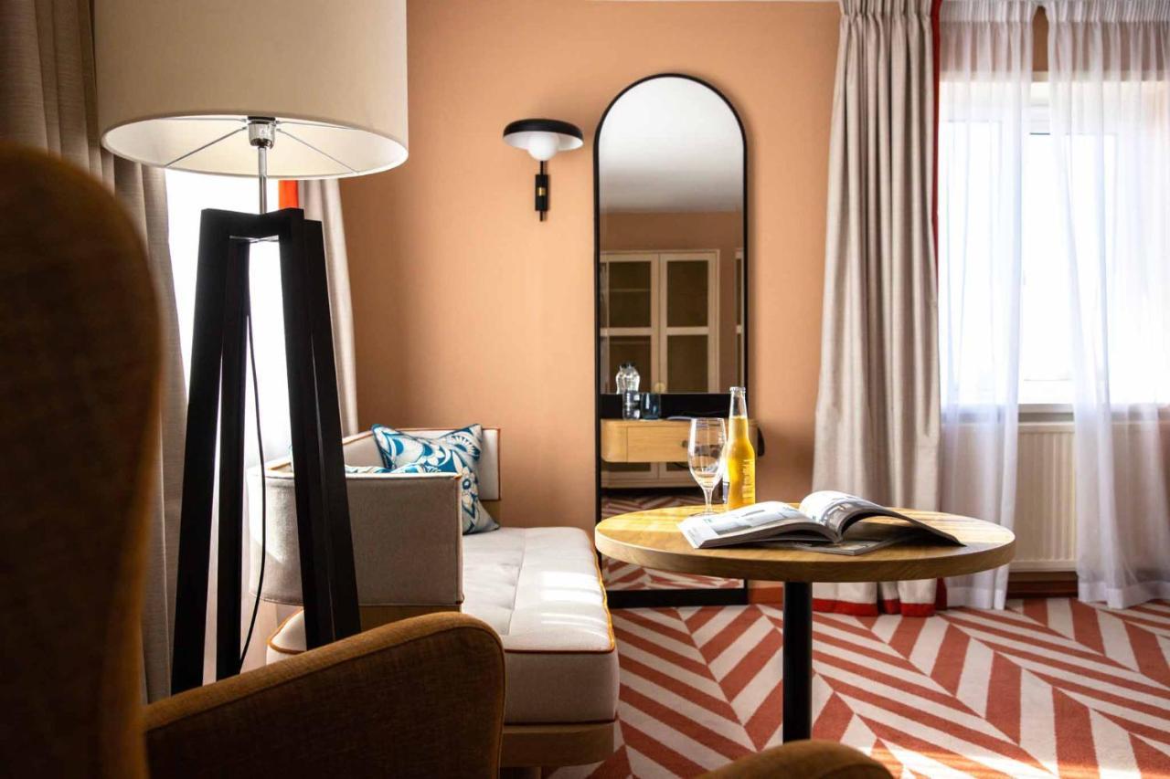 The Relais Cooden Beach And Spa Bexhill-on-Sea Екстер'єр фото