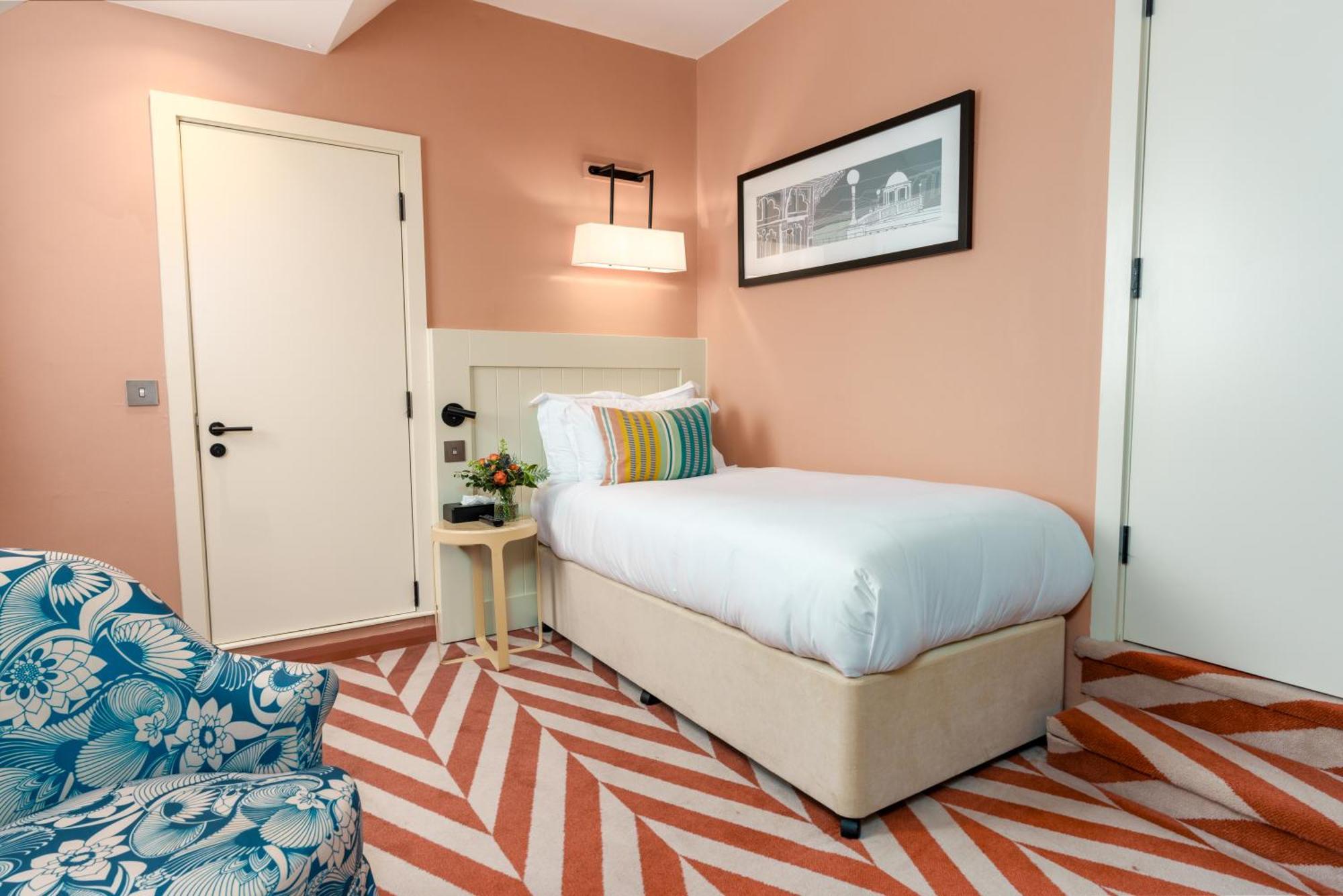 The Relais Cooden Beach And Spa Bexhill-on-Sea Екстер'єр фото